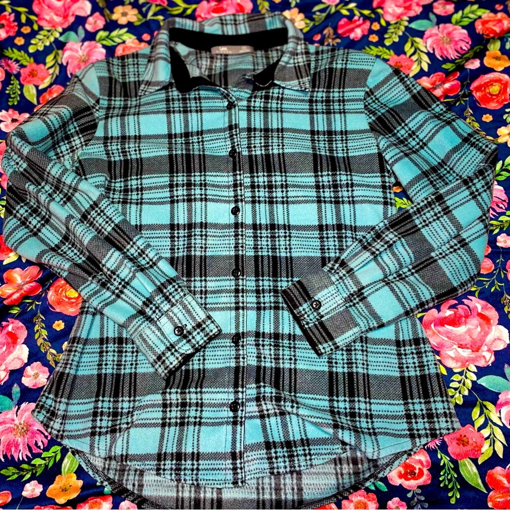 Lee blue plaid button up flannel